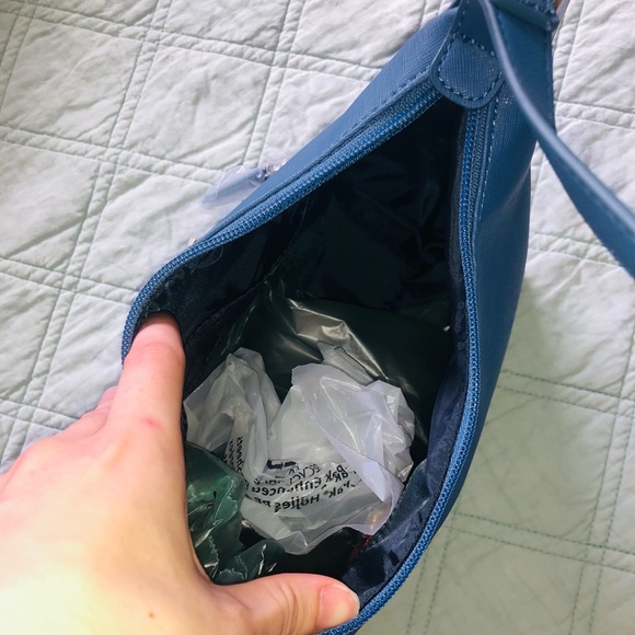 Tommy Hilfiger purse - Picture 5 of 5